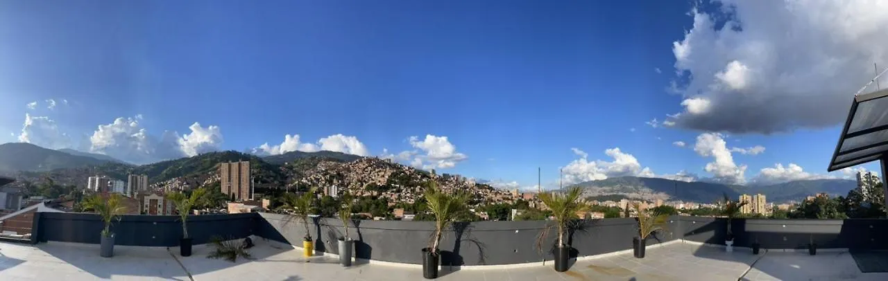 Pentagrama Graffiti Tour Apartment Medellin Colombia