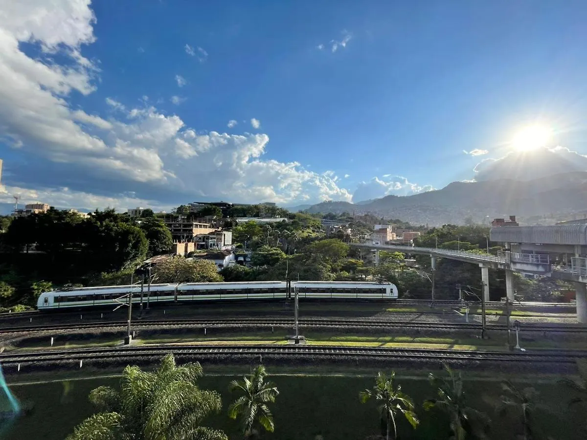 Pentagrama Graffiti Tour Apartment Medellin